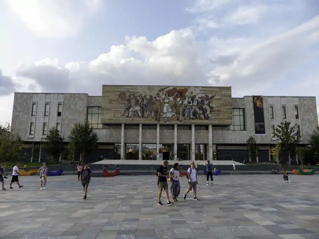 Façade du Musée national d'histoire, Tirana