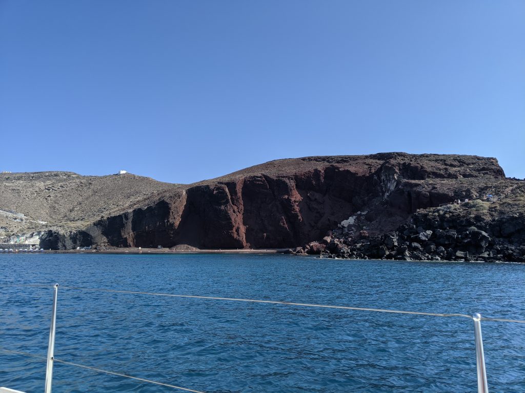 Croisière autour de Santorin, Red beach