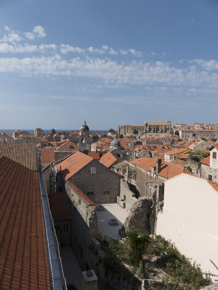 Vue sur la vieille ville depuis les remparts de Dubrovnik