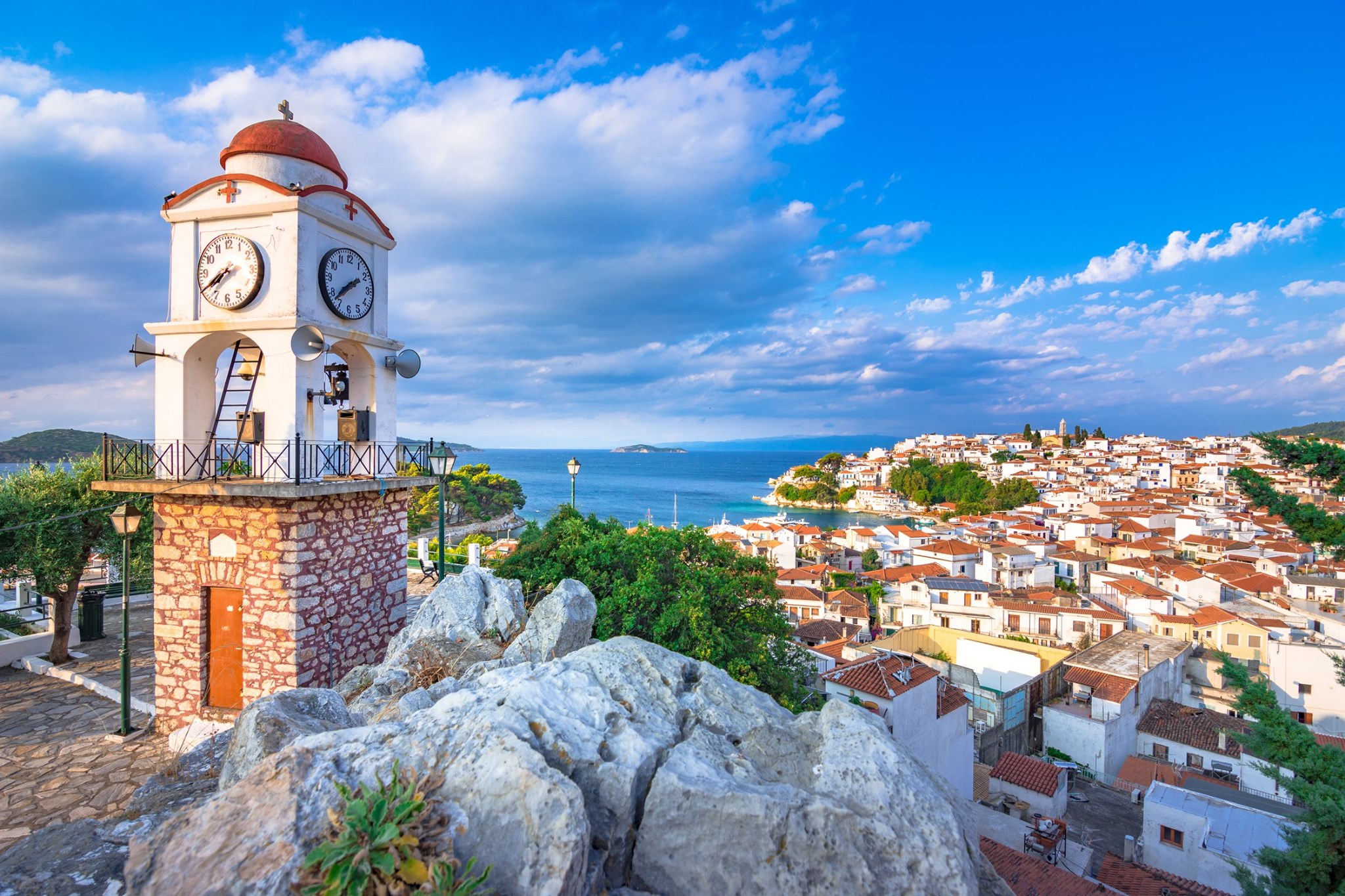 Vue sur l'ile de Skiathos