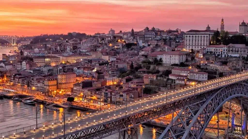 Que faire à Porto ? Vue de la ville au coucher du soleil