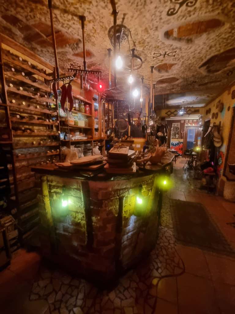 Bar dans le quartier de Blloku Tirana