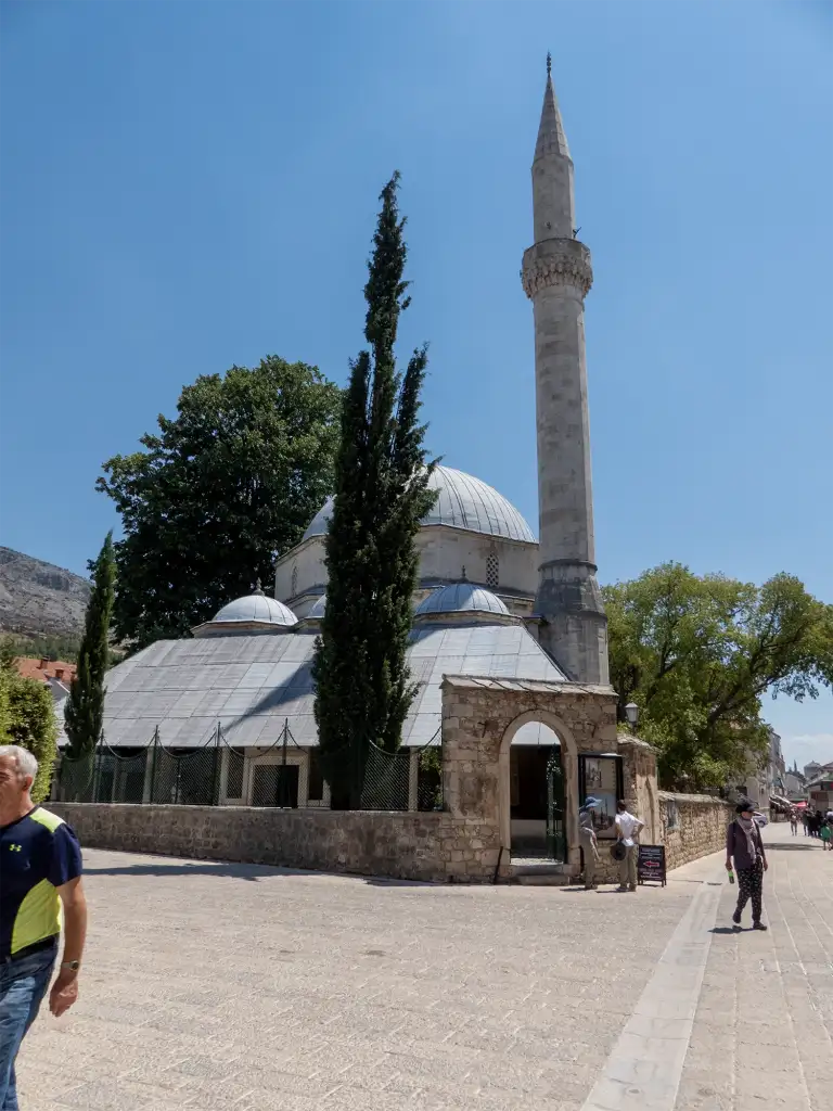 Mosquée de Mostar, extérieur