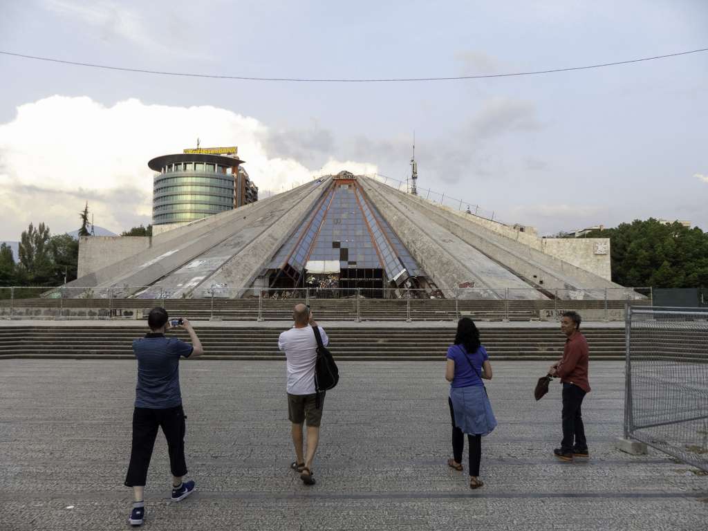 Pyramide de Tirana