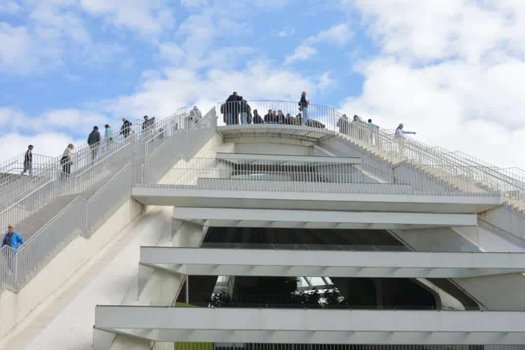Pyramide de Tirana après sa rénovation